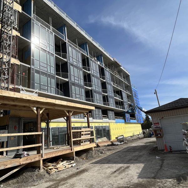 Construction site of Mondria after finishing the window installation